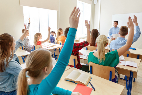 trida stredni skola ucitel lavice