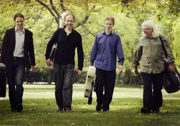 Kliknutím zvětšíte TETRA GUITAR QUARTET, Anglie